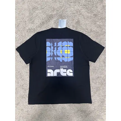 Arte Flower Poster Black on BoonBuy