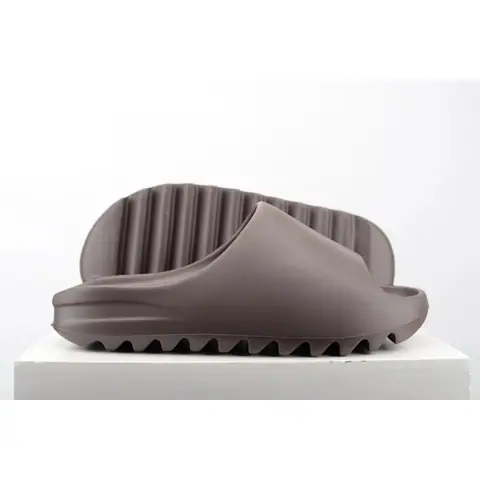 LW B Yeezy Slide on BoonBuy