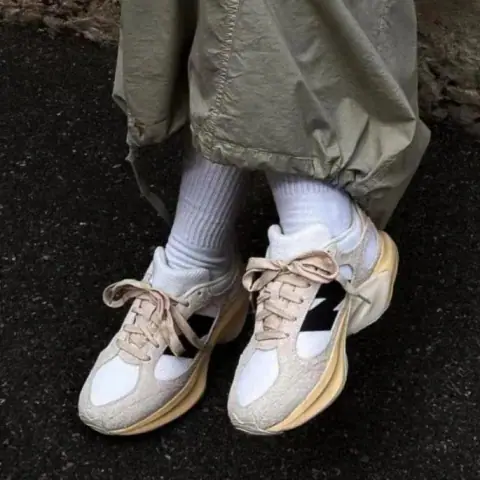 Sneaker 4 on BoonBuy