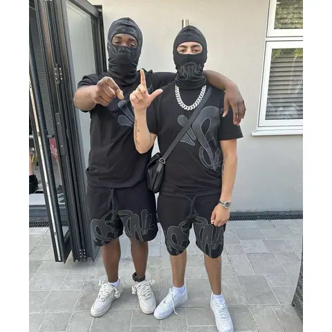 Syna Black T-shirt on BoonBuy