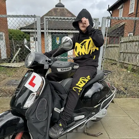 Syna Black/Safety Yellow on BoonBuy