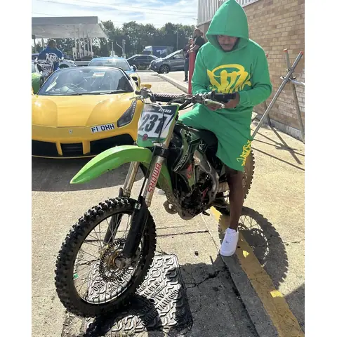 Syna Suit-green on BoonBuy